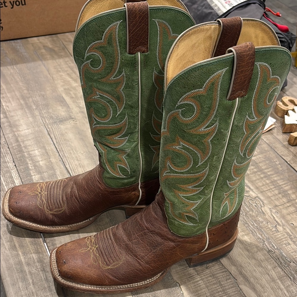 Mens Justin’s Brown and Green ostrich belly Western Boots-used